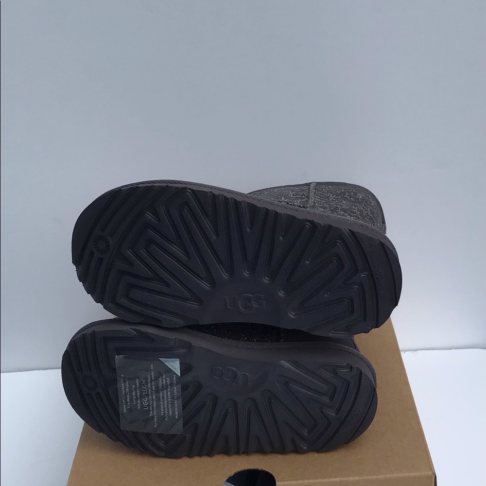 UGG Classic II Glitter Leopard - Picture 6 of 6